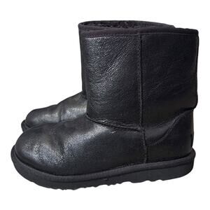 UGG Womens Classic Short II Boots Size 5 Black Metallic Leather Shearling Lined